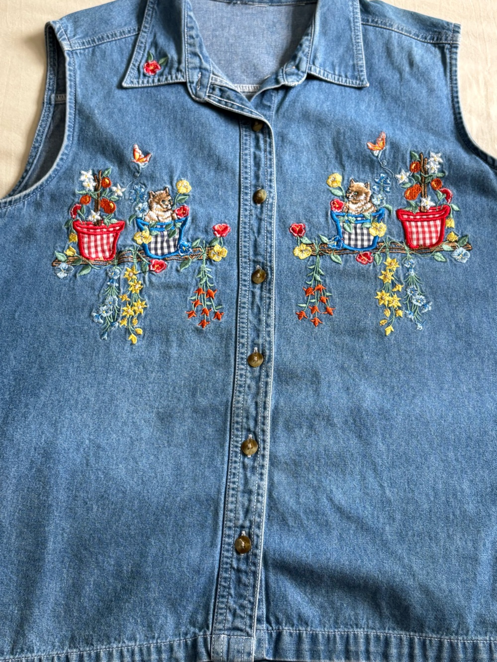 Vtg denim sleeveless Lg shirt embroidered cat floral cottagecore garden grandma